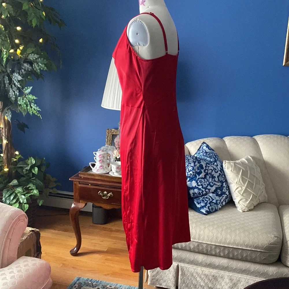 ❤️🤍💙 Red Bias cut slip dress - Picture 5 of 7